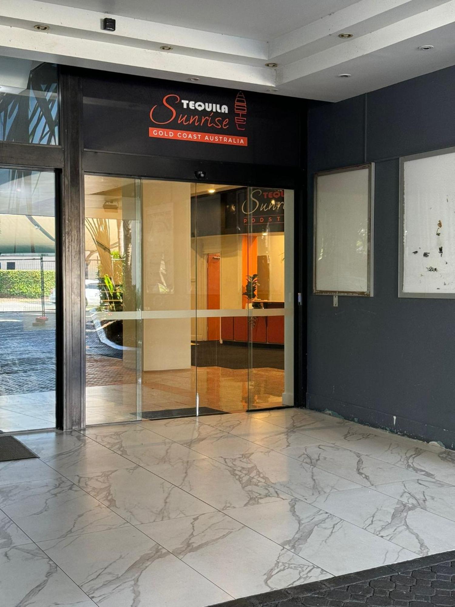 Tequila Sunrise Podstel Pansiyon Gold Coast Dış mekan fotoğraf
